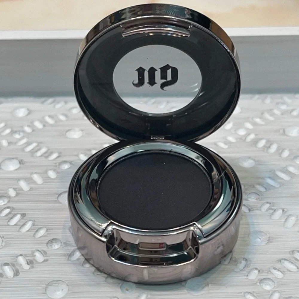 VAULTED FORMULA ~ Urban Decay ~ ‘BLACKOUT’ Eyeshadow Single ~ VERY RARE, & HTF